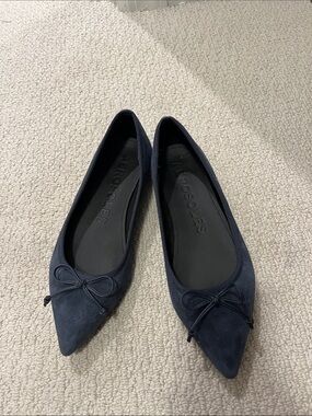 AEROSOLES Navy Pointed Toe Suede Ballet Flats with Bow Accent